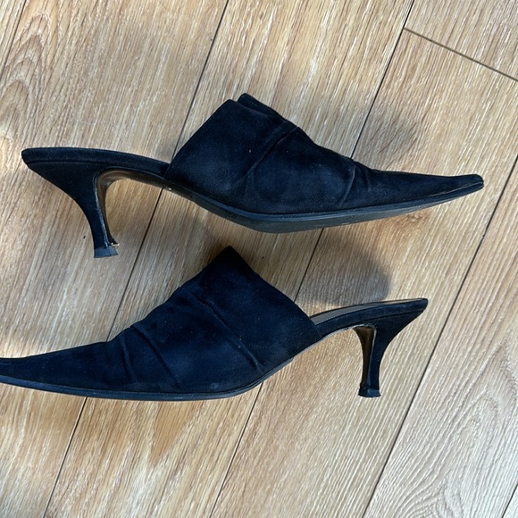Bruno Magli vintage slide, black suede, kitten heel. Size 9.5, very good - Picture 3 of 4